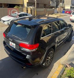 جیپ گراند شیرۆکی